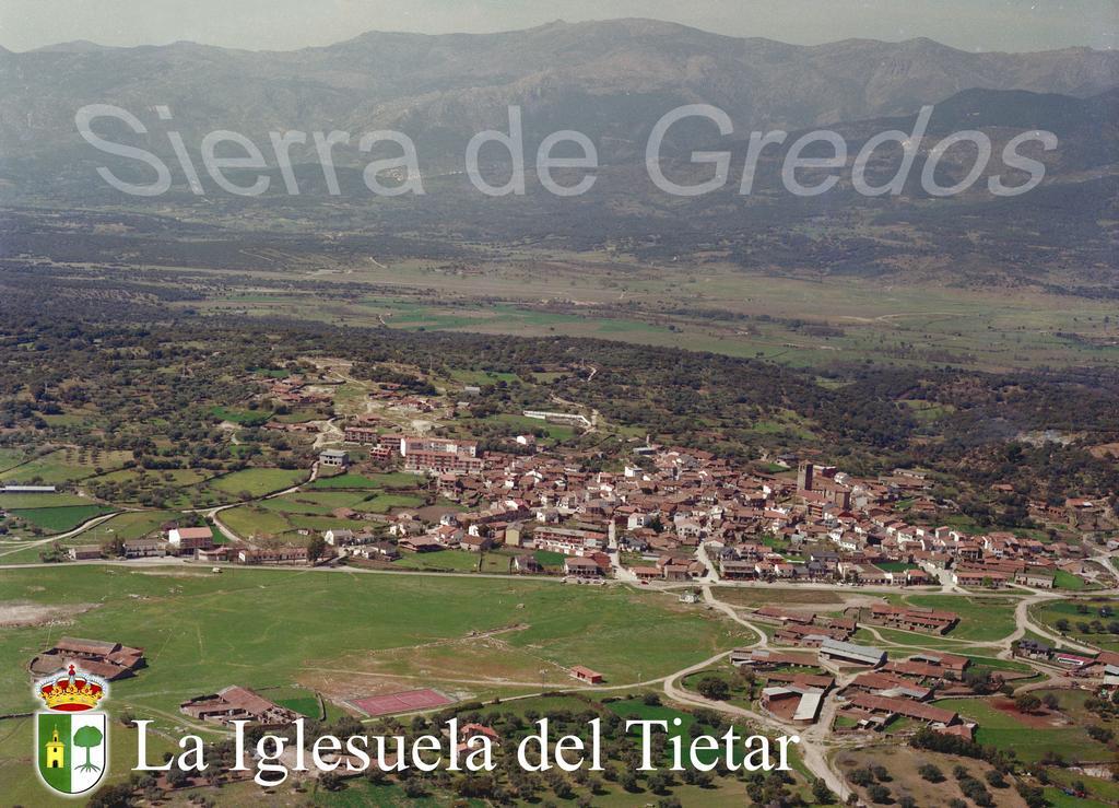 Ch Tietar Pensionat La Iglesuela Exteriör bild